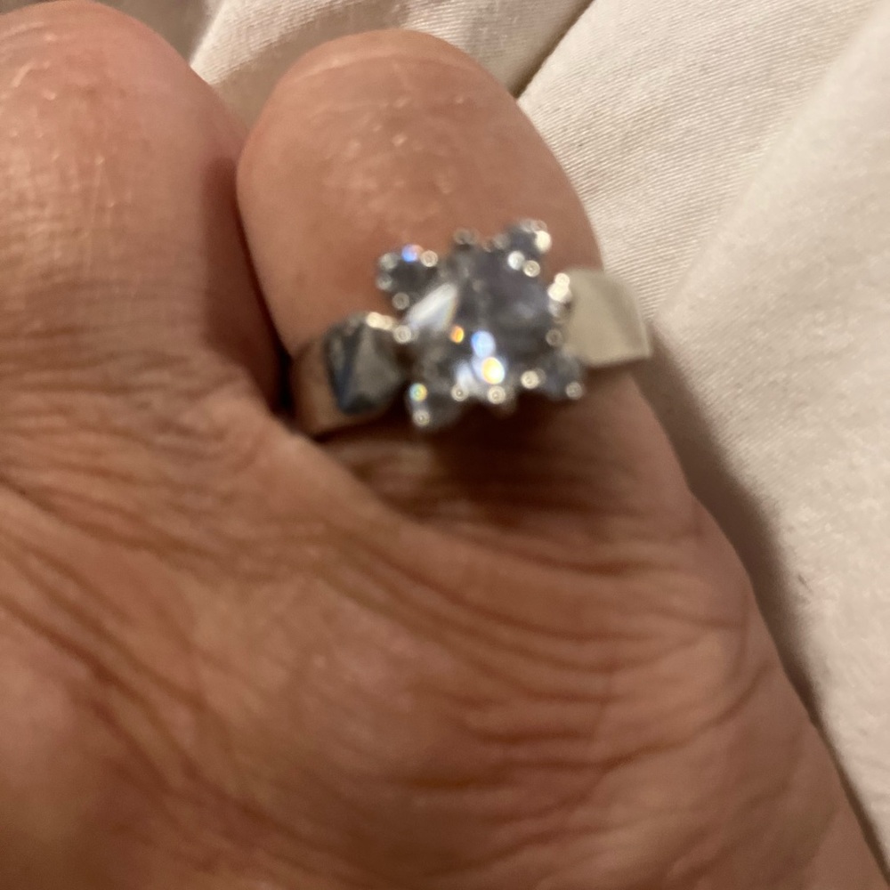 Gorgeous square cut AAA quality cubic zirconia set in silver